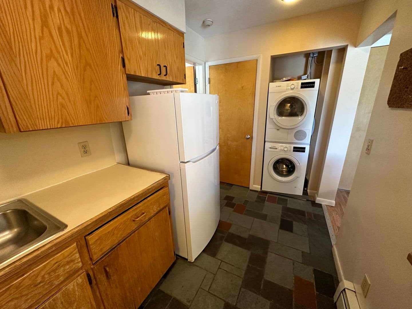 Ithaca Apartment: 101 Dryden Road