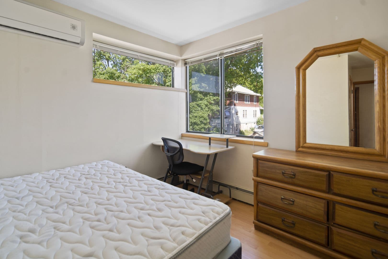 Ithaca Apartment: 211 Linden Avenue