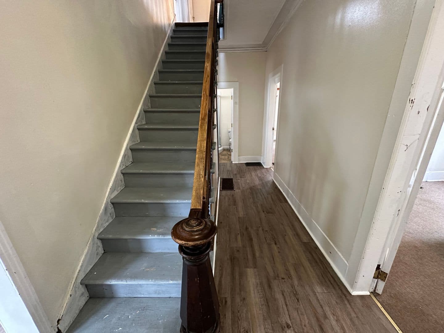 Ithaca Apartment: 129 College Avenue