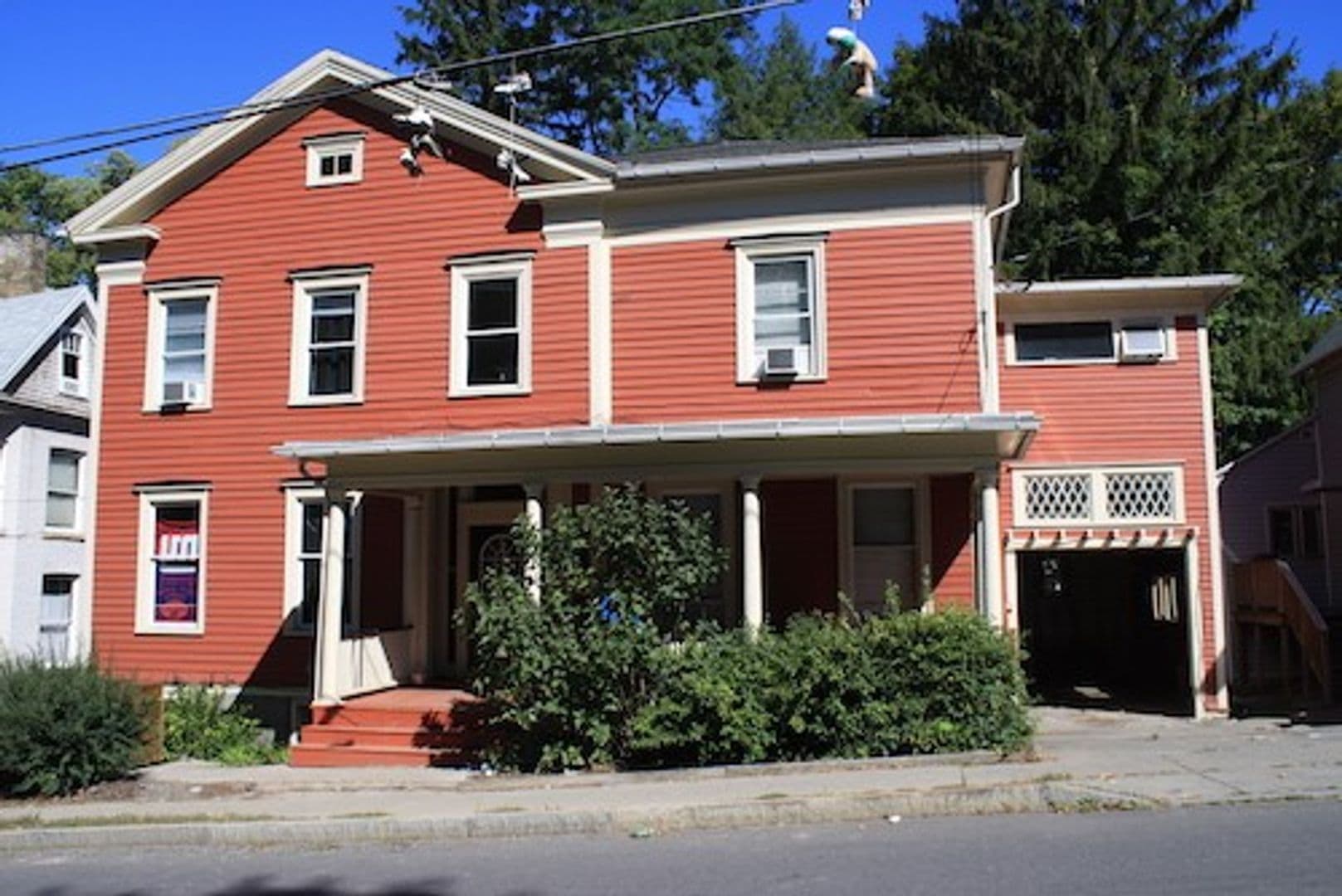 Ithaca Apartment: 117 Hudson Street
