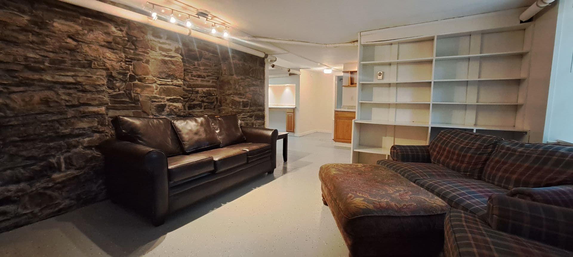 Ithaca Apartment: 117 Hudson Street