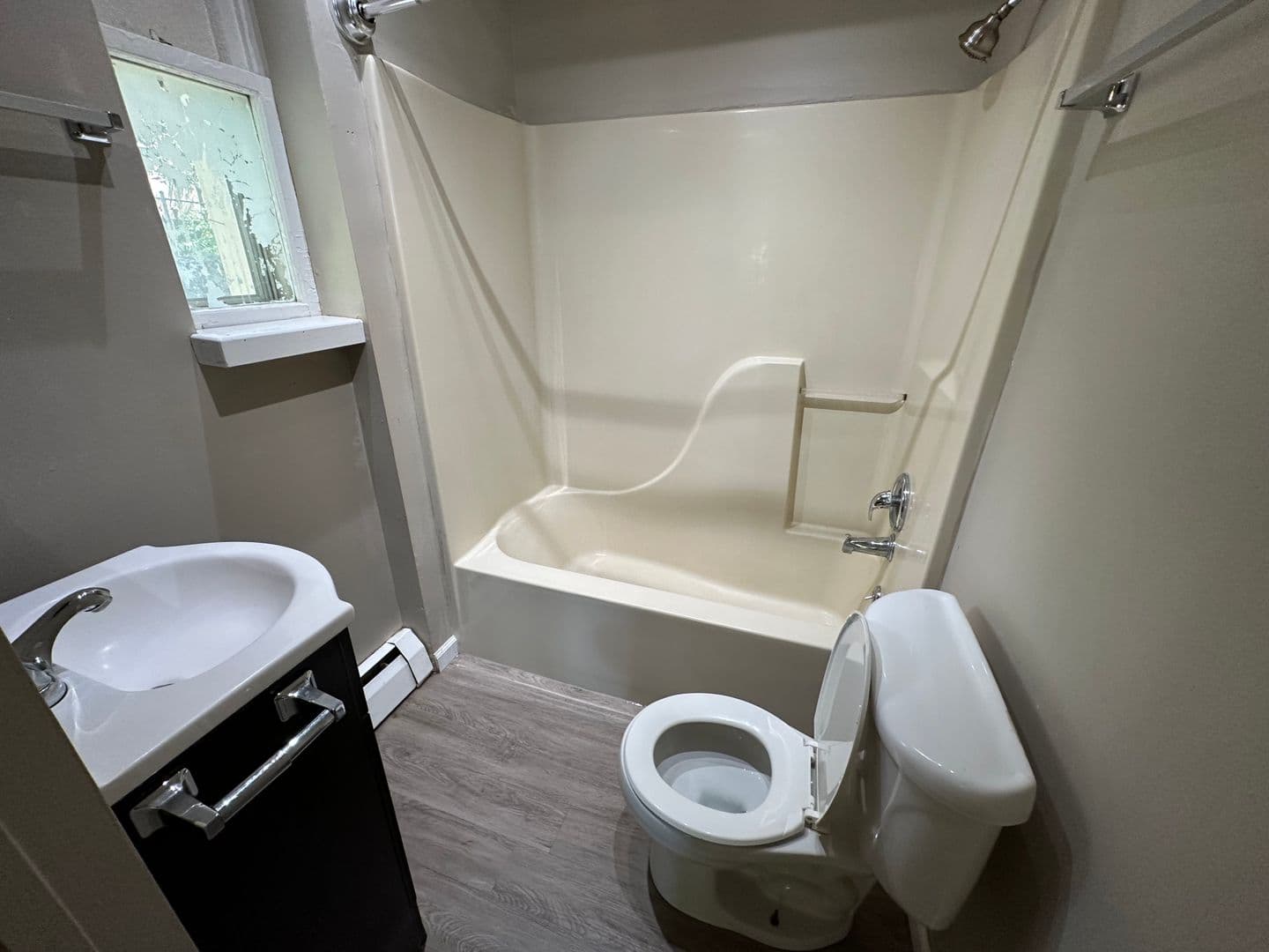 Ithaca Apartment: 119 Stewart Ave