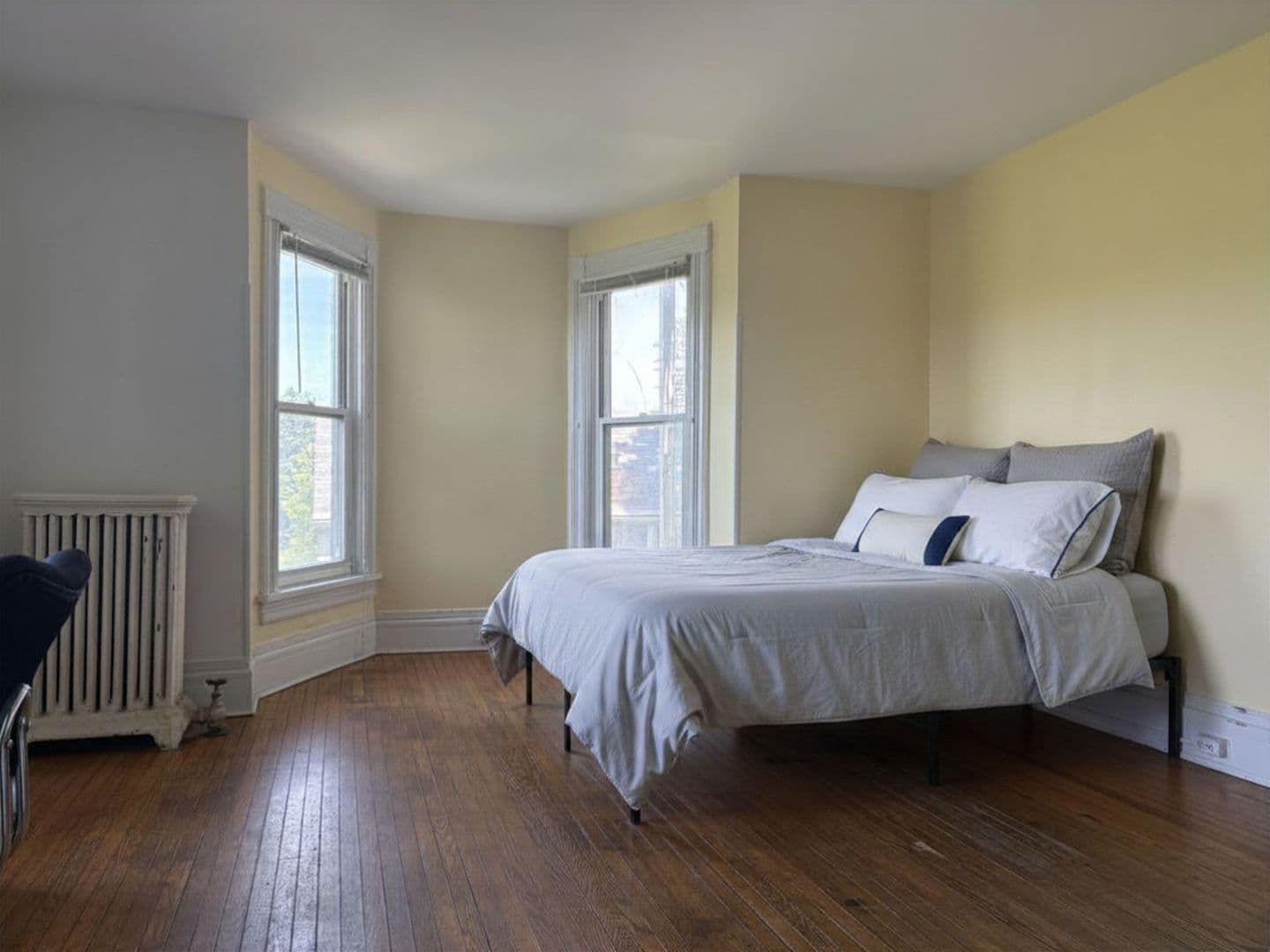 Ithaca Apartment: 403 S Cayuga Street