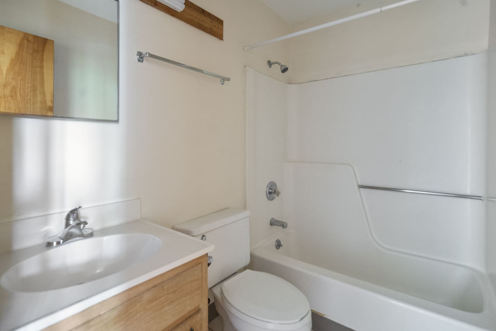 Ithaca Apartment: 211 Linden Avenue