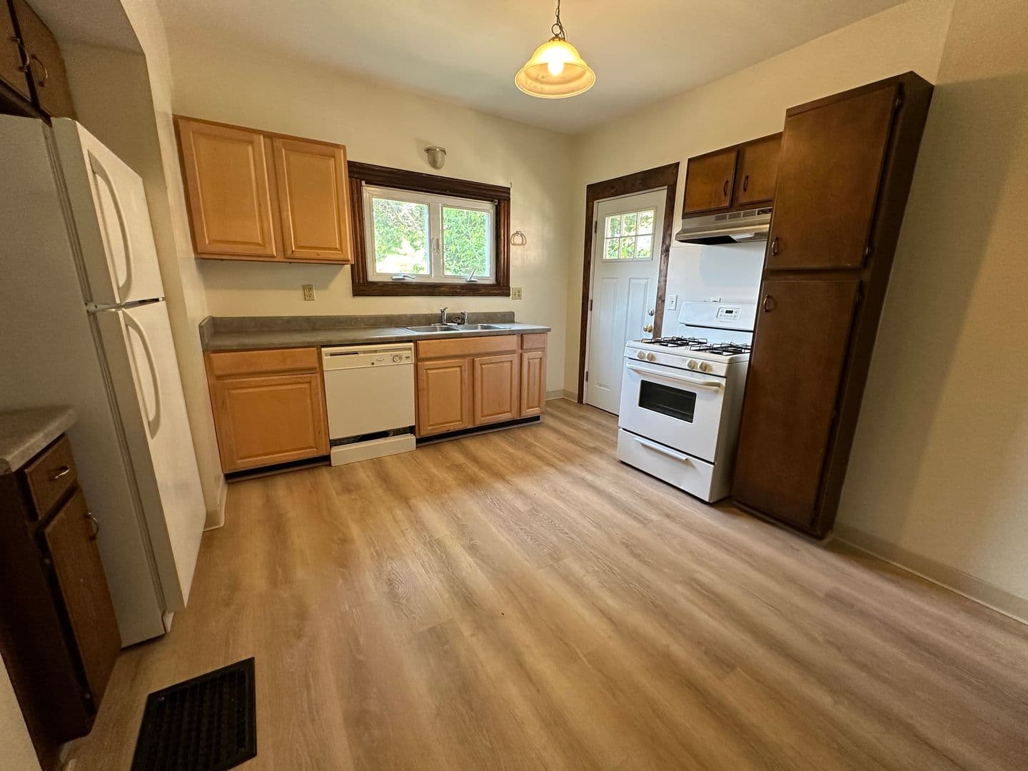 Ithaca Apartment: 306 Eddy Street