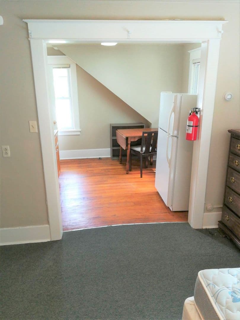 Ithaca Apartment: 308 Fairmount Ave