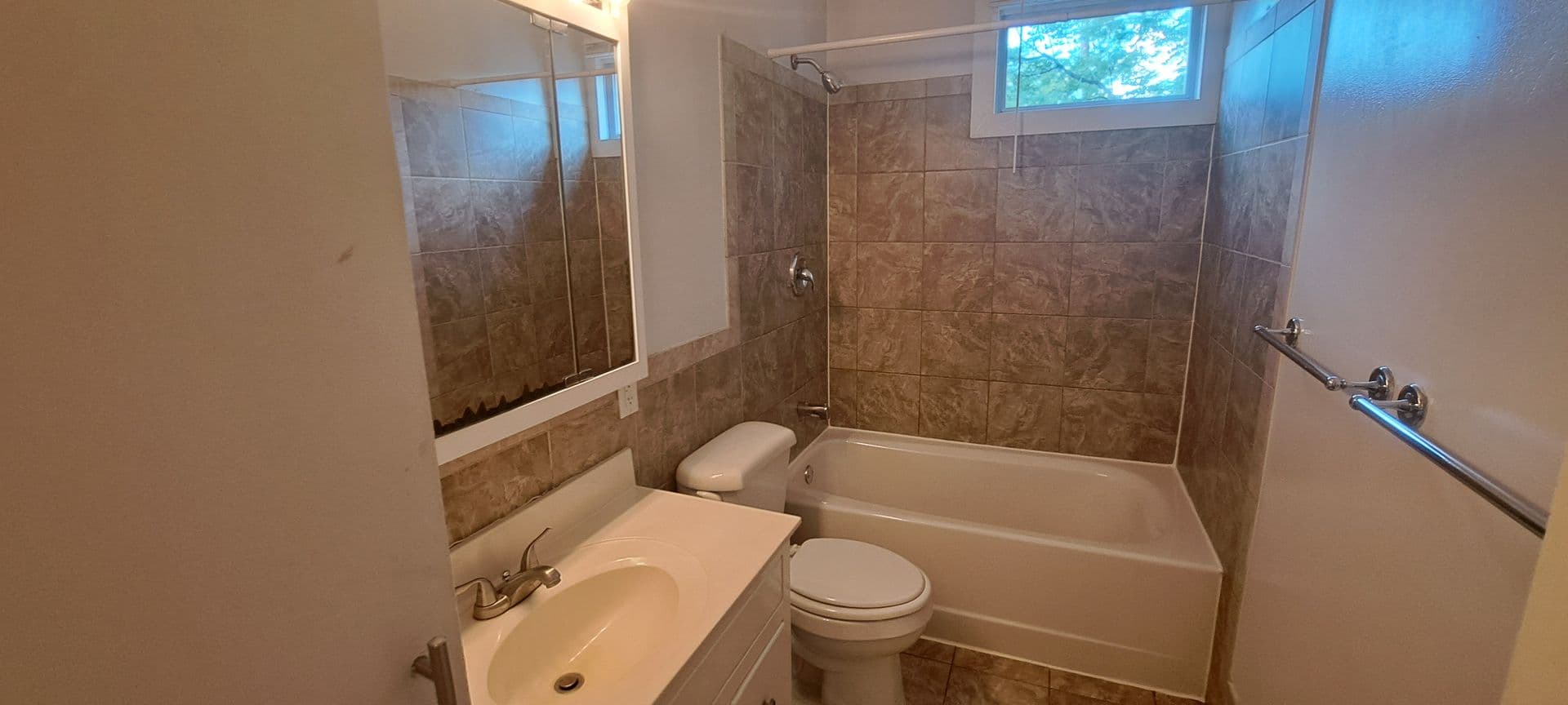 Ithaca Apartment: 502 S Aurora Street