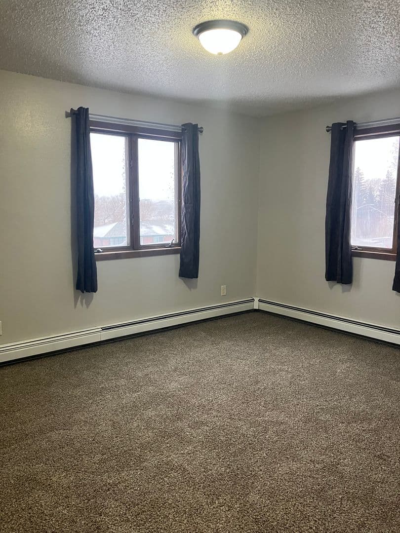 MANDAN Apartment: 1218 3RD ST NE