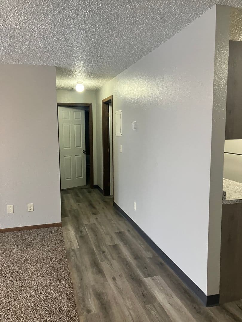 MANDAN Apartment: 1218 3RD ST NE