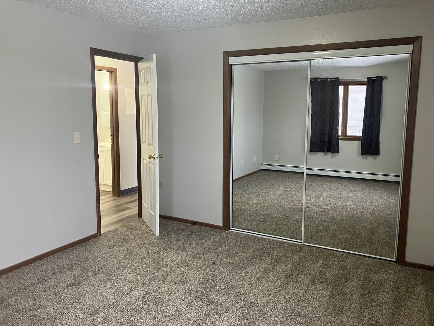 MANDAN Apartment: 1218 3RD ST NE