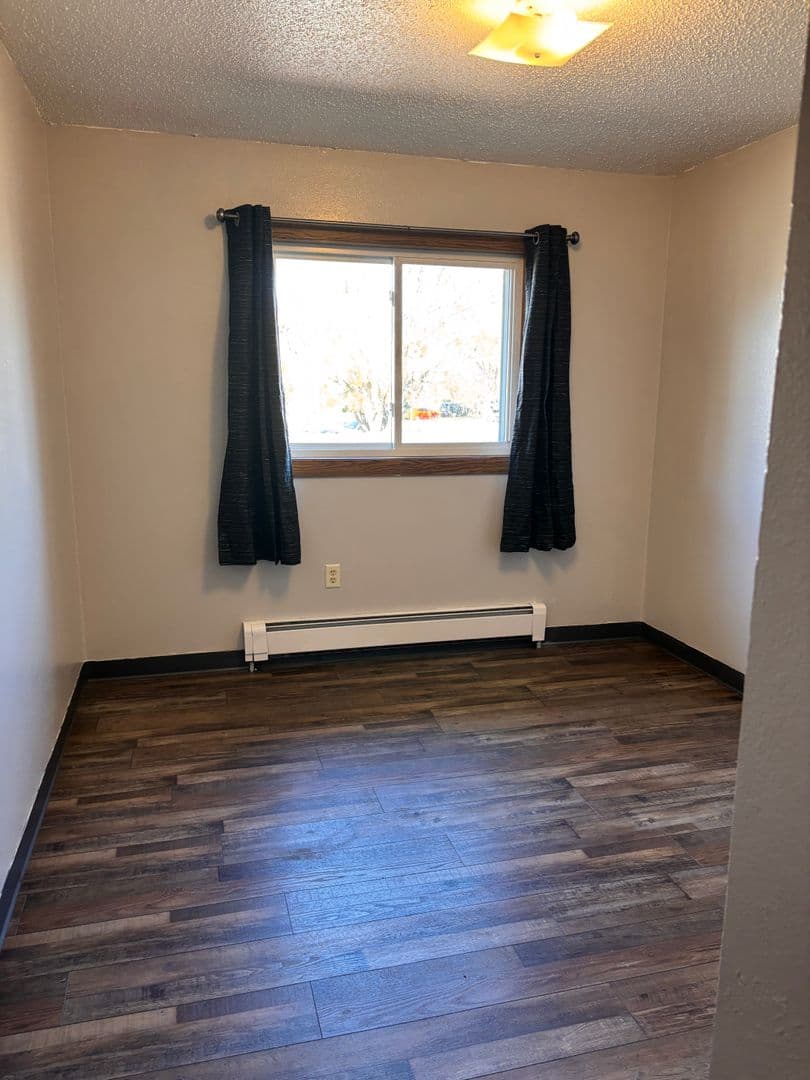 Bismarck Apartment: 2715 Hawken st