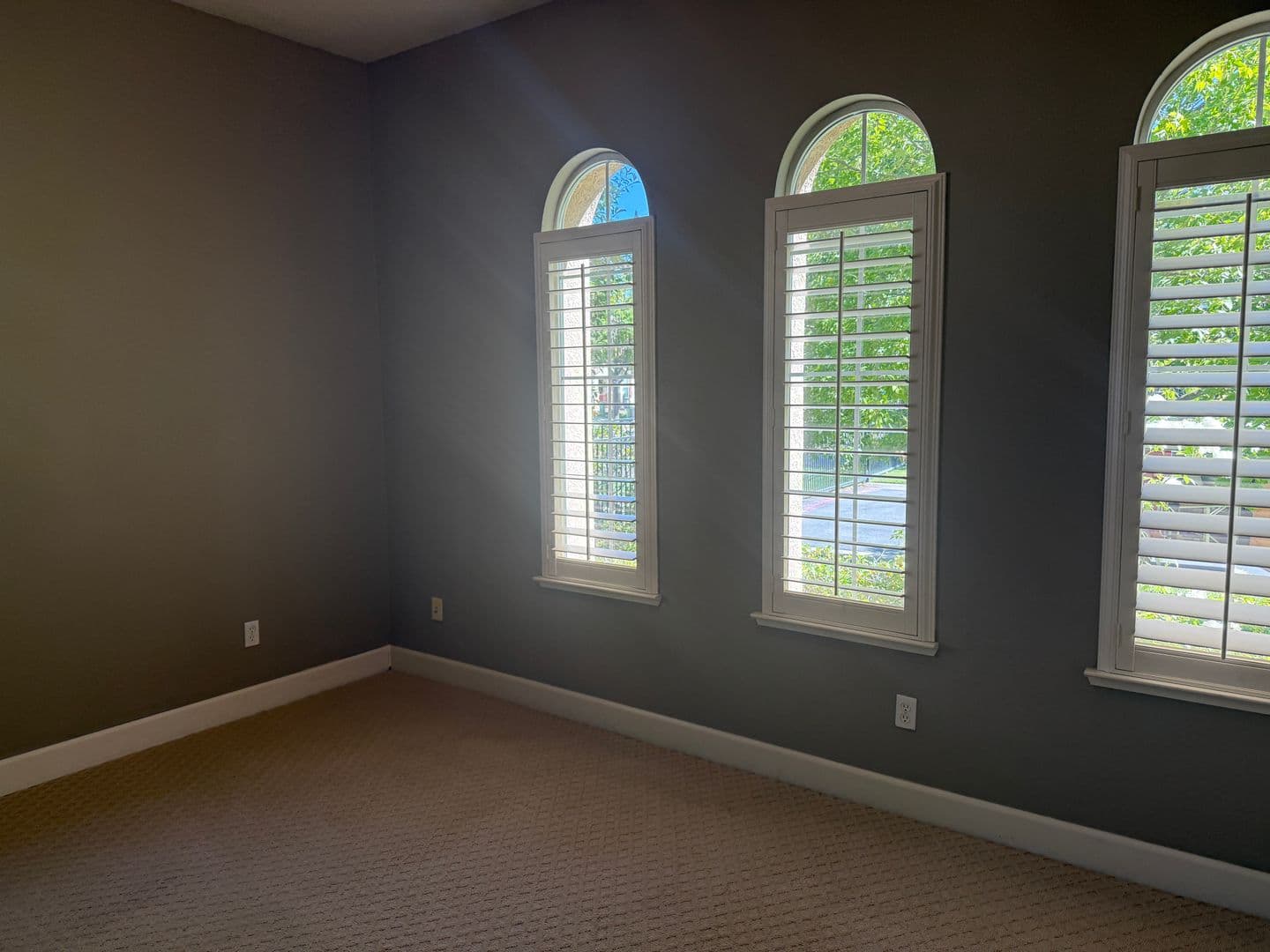 Sacramento House: 5221 Clearly Lane