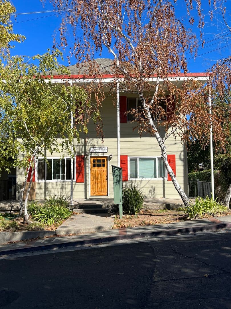 Auburn Apartment: 205 Cherry Ave.