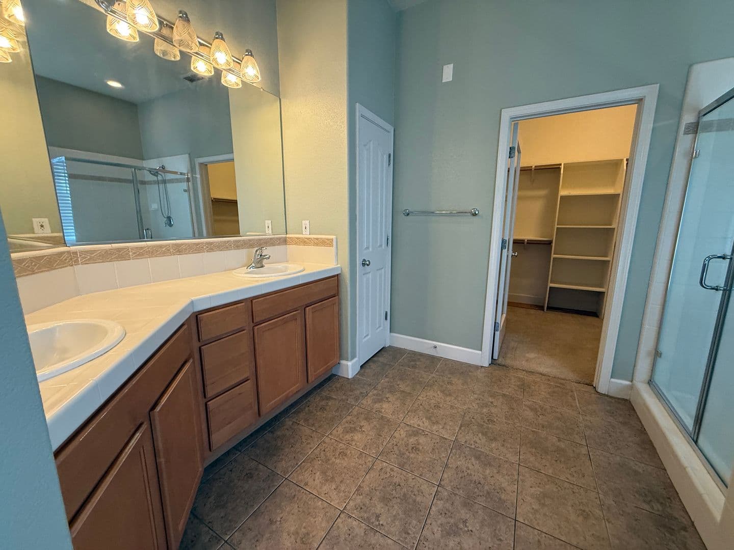 Sacramento House: 5221 Clearly Lane