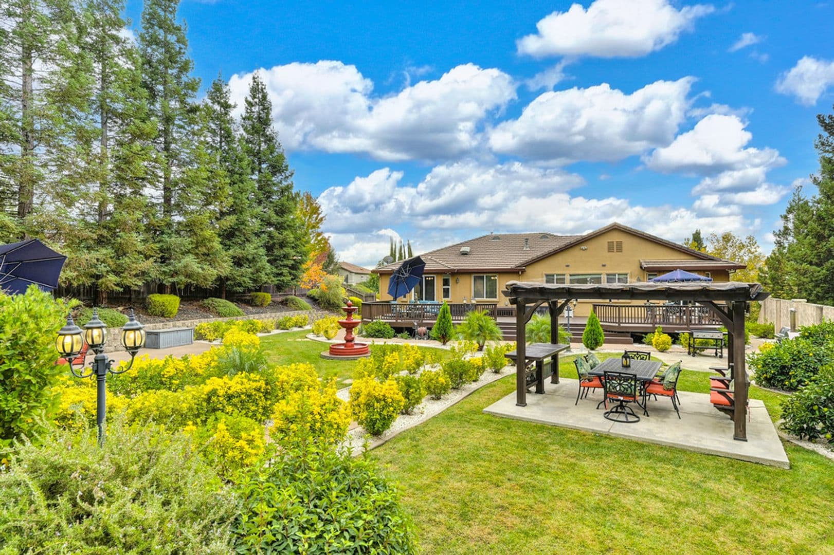 FOLSOM House: 1676 STRONSAY CT.