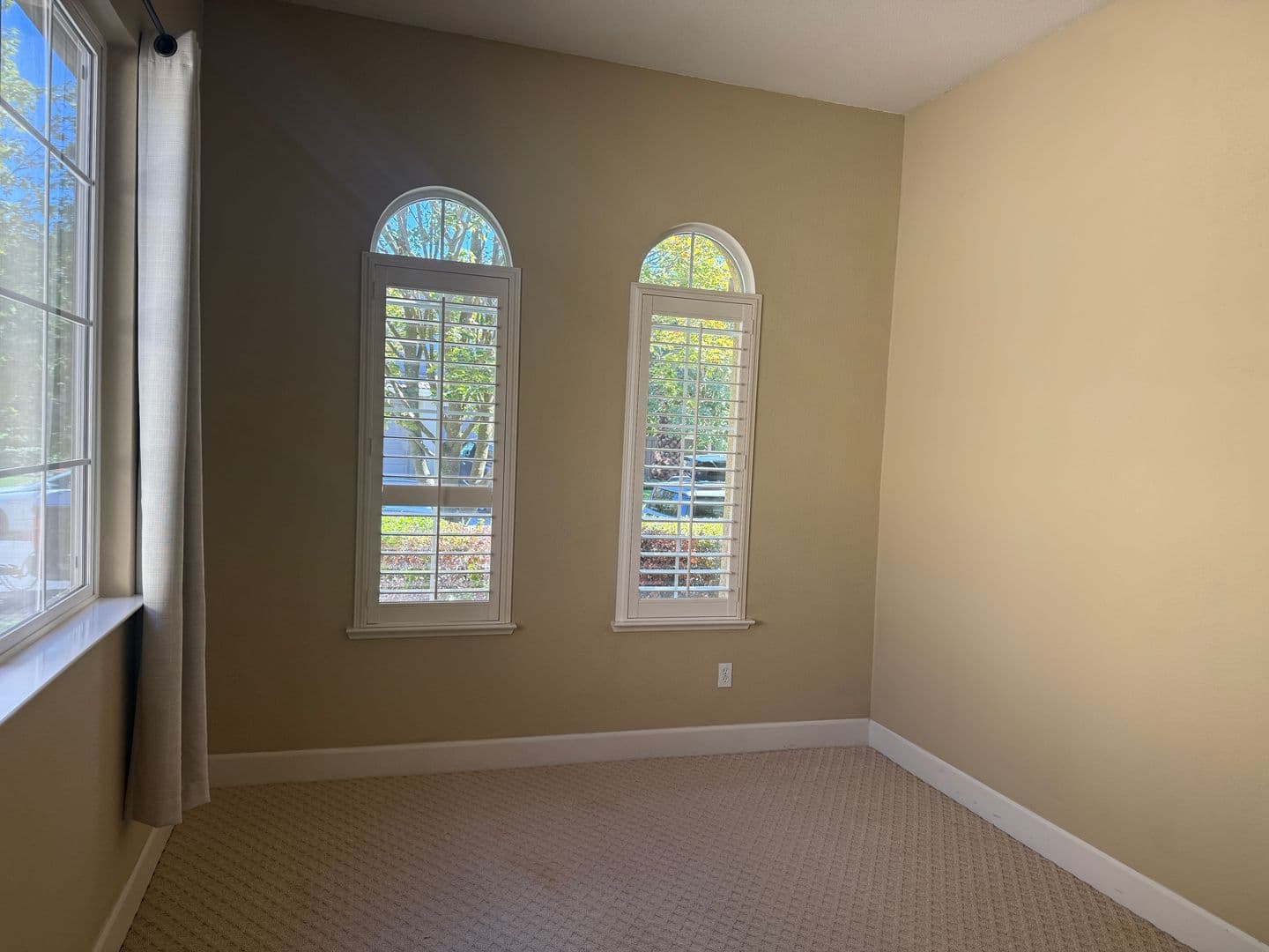 Sacramento House: 5221 Clearly Lane