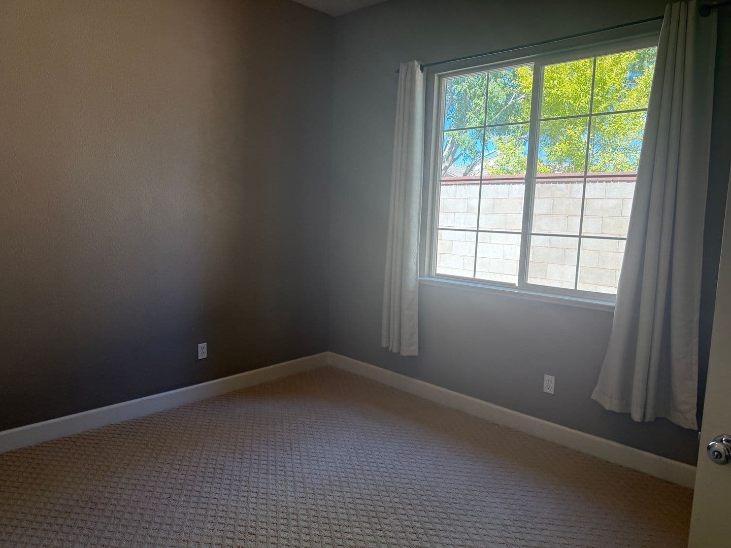 Sacramento House: 5221 Clearly Lane