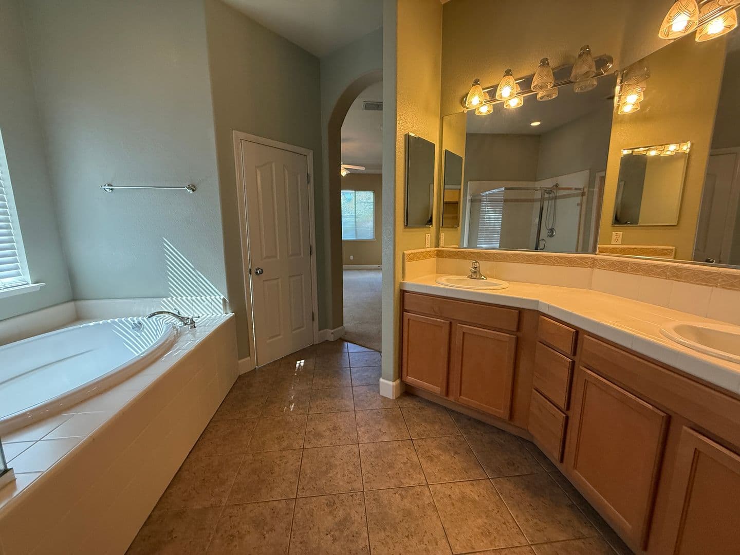 Sacramento House: 5221 Clearly Lane