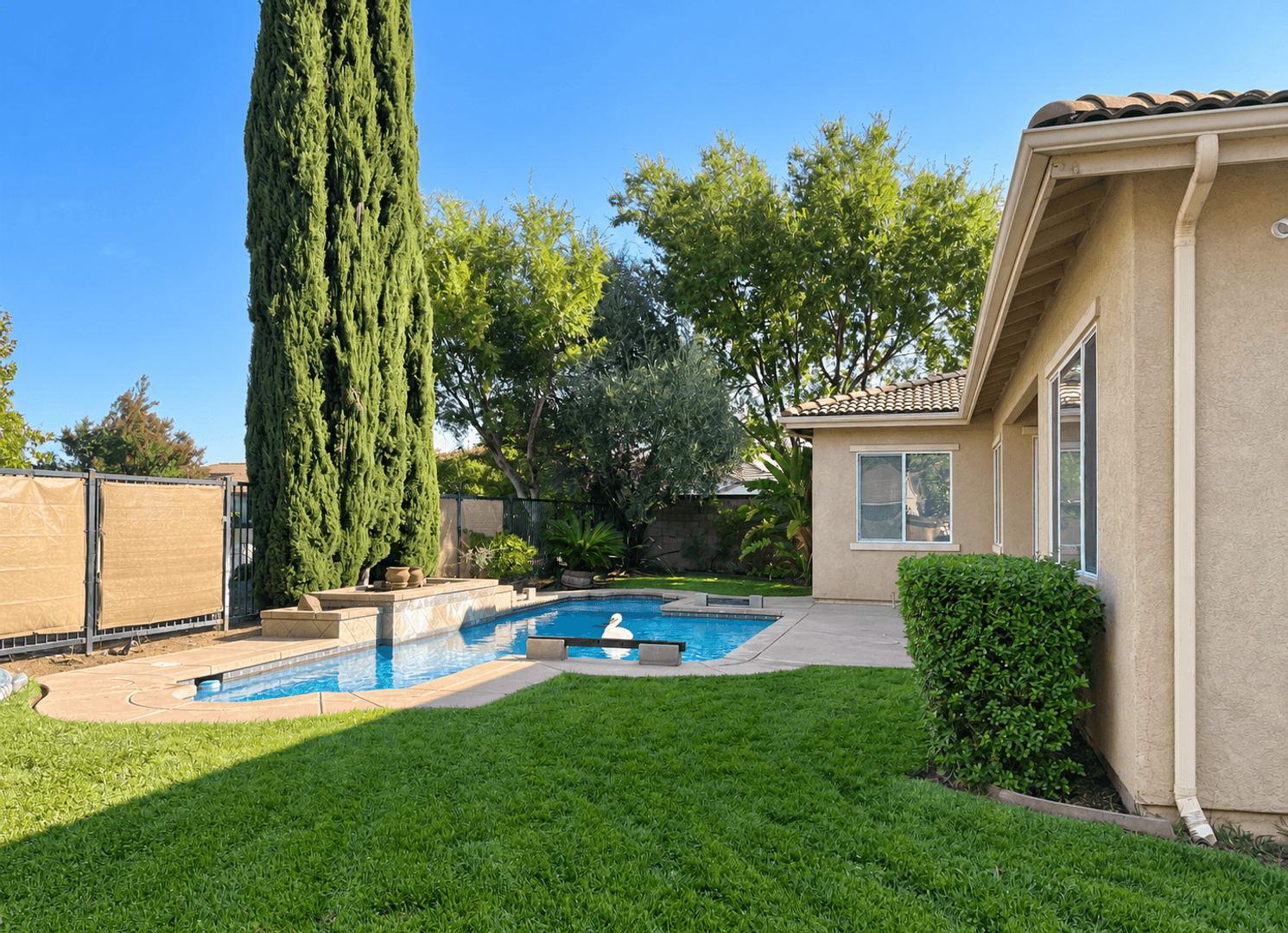 Sacramento House: 5221 Clearly Lane