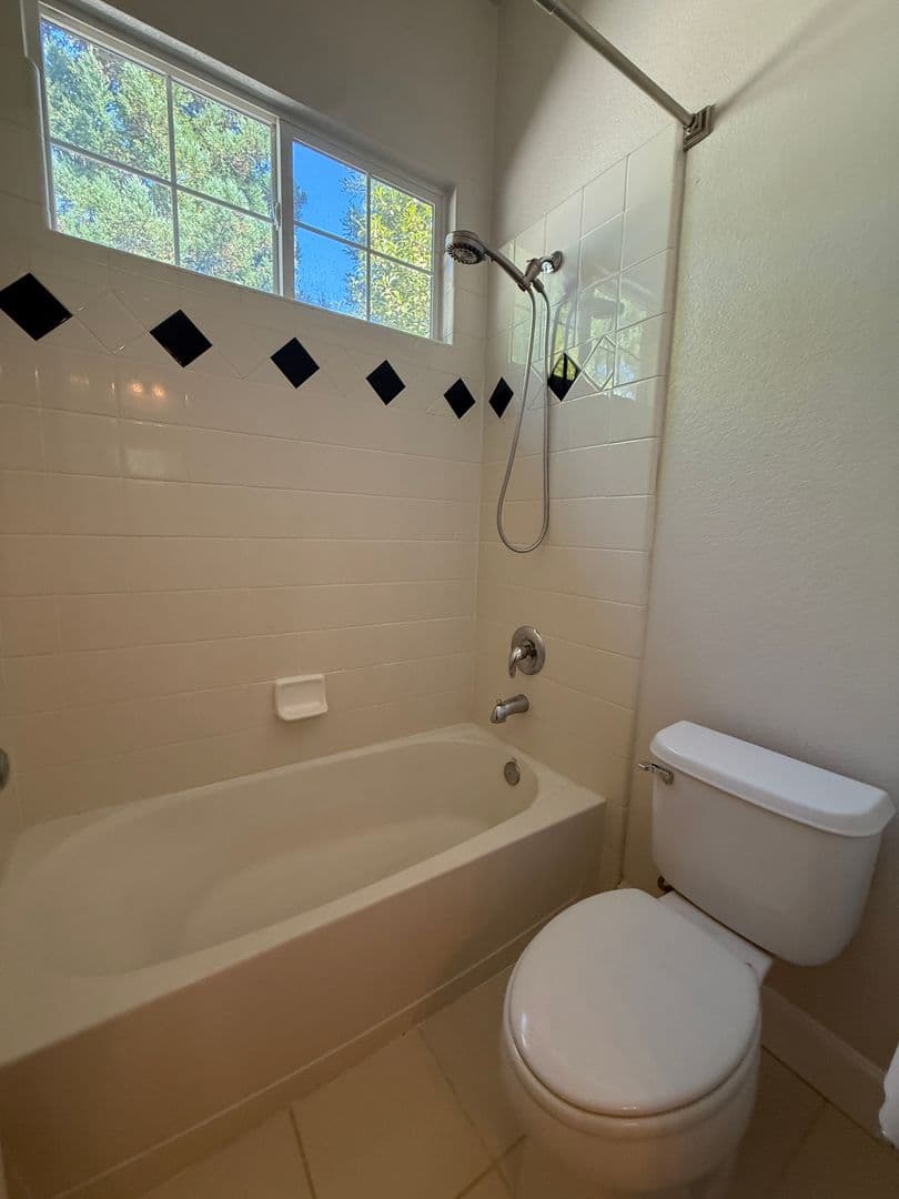 Sacramento House: 5221 Clearly Lane