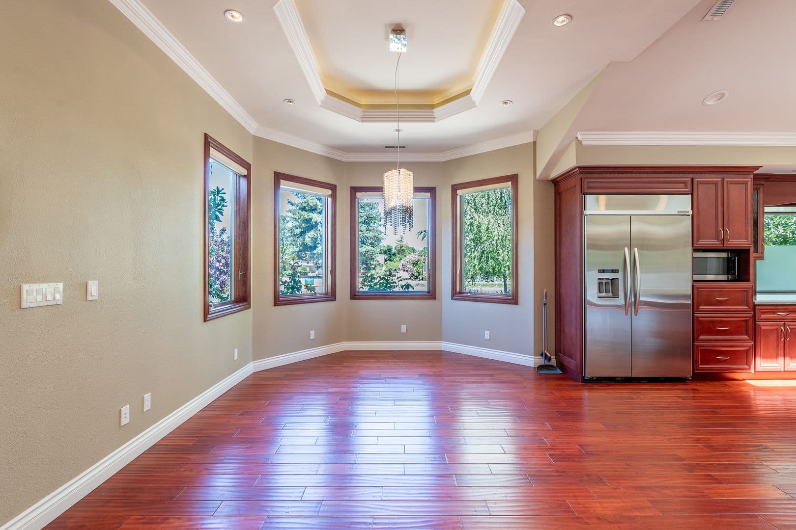Saratoga House: 19387 Ranfre Lane