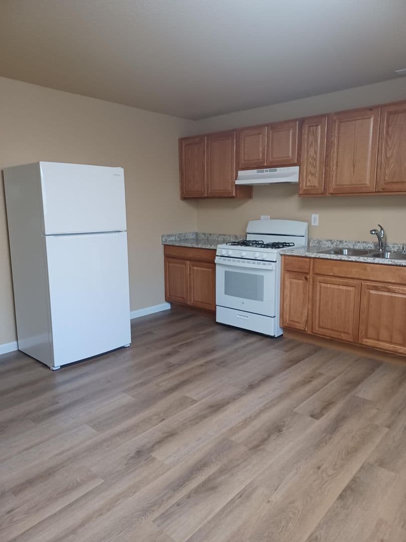 Morgan Hill Apartment: 16915 Barnell Ave
