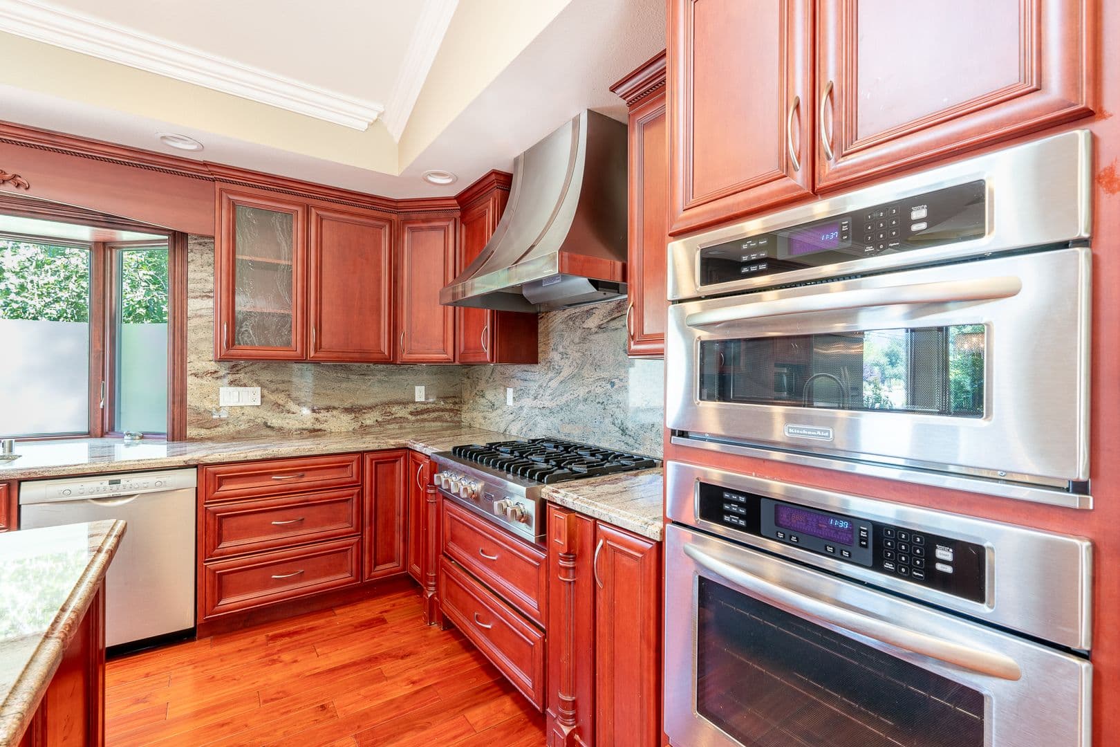 Saratoga House: 19387 Ranfre Lane