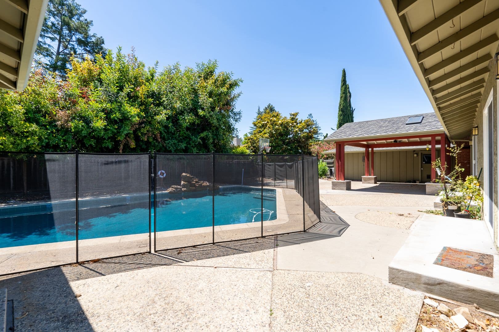 Saratoga House: 19387 Ranfre Lane