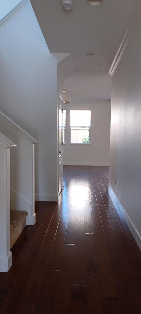 Gilroy House: 125 Caspian Way