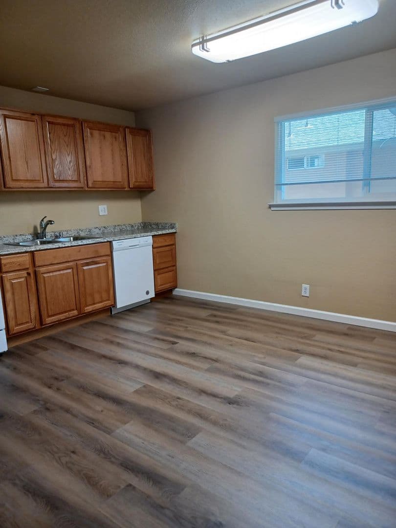 Morgan Hill Apartment: 16915 Barnell Ave