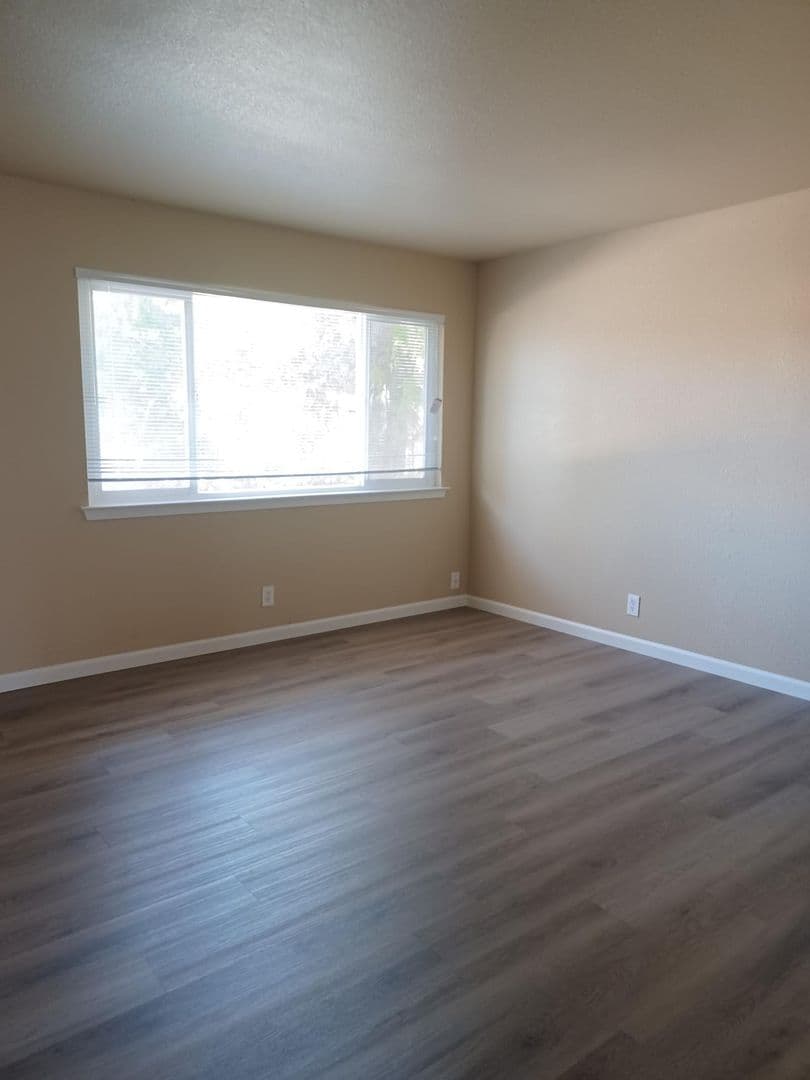 Morgan Hill Apartment: 16915 Barnell Ave