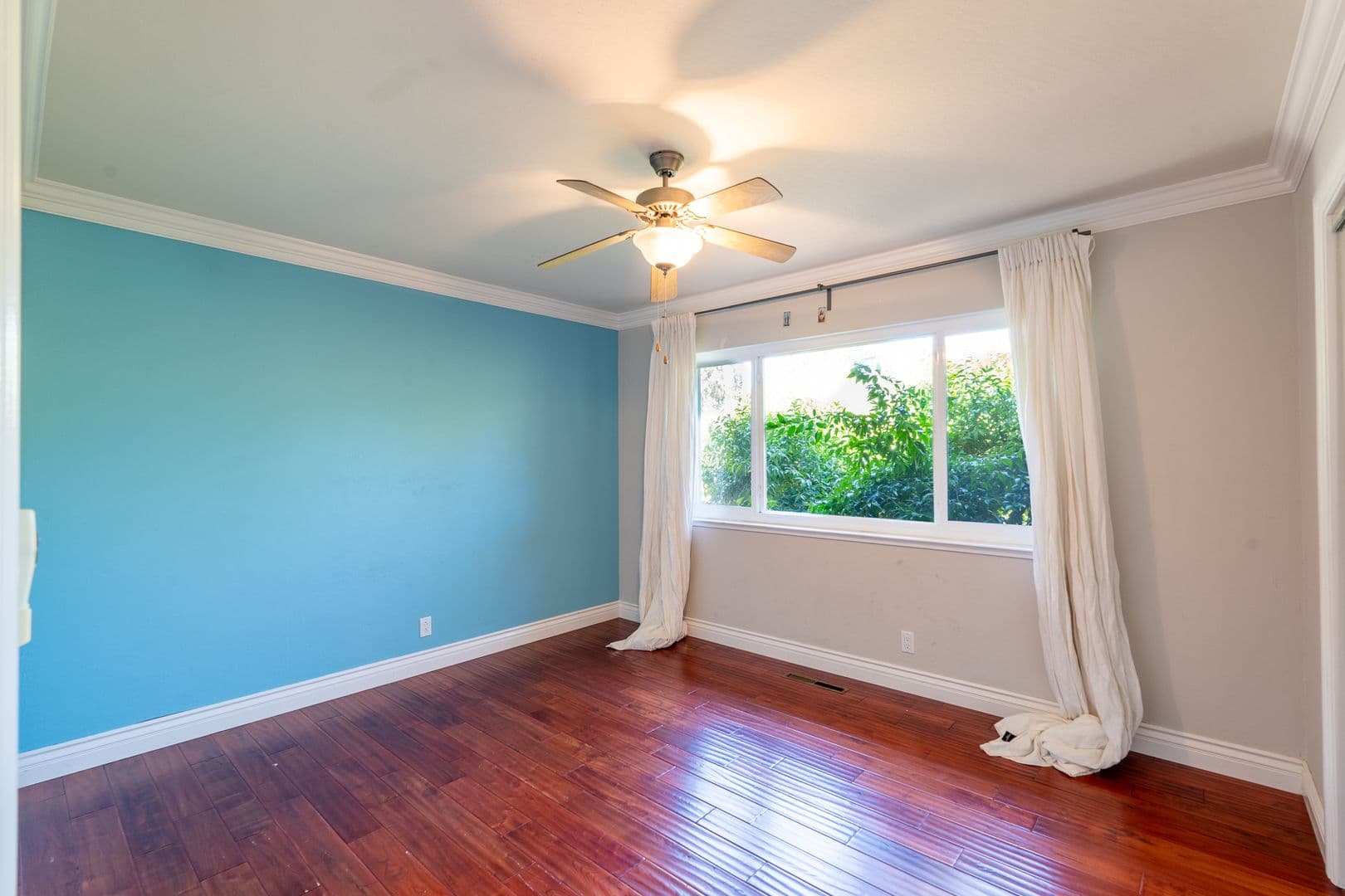 Saratoga House: 19387 Ranfre Lane