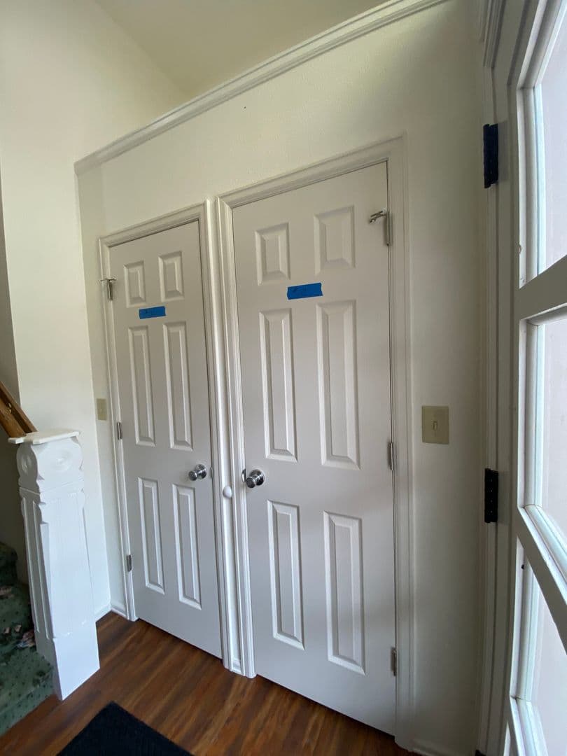 Florence Apartment: 100 E Main