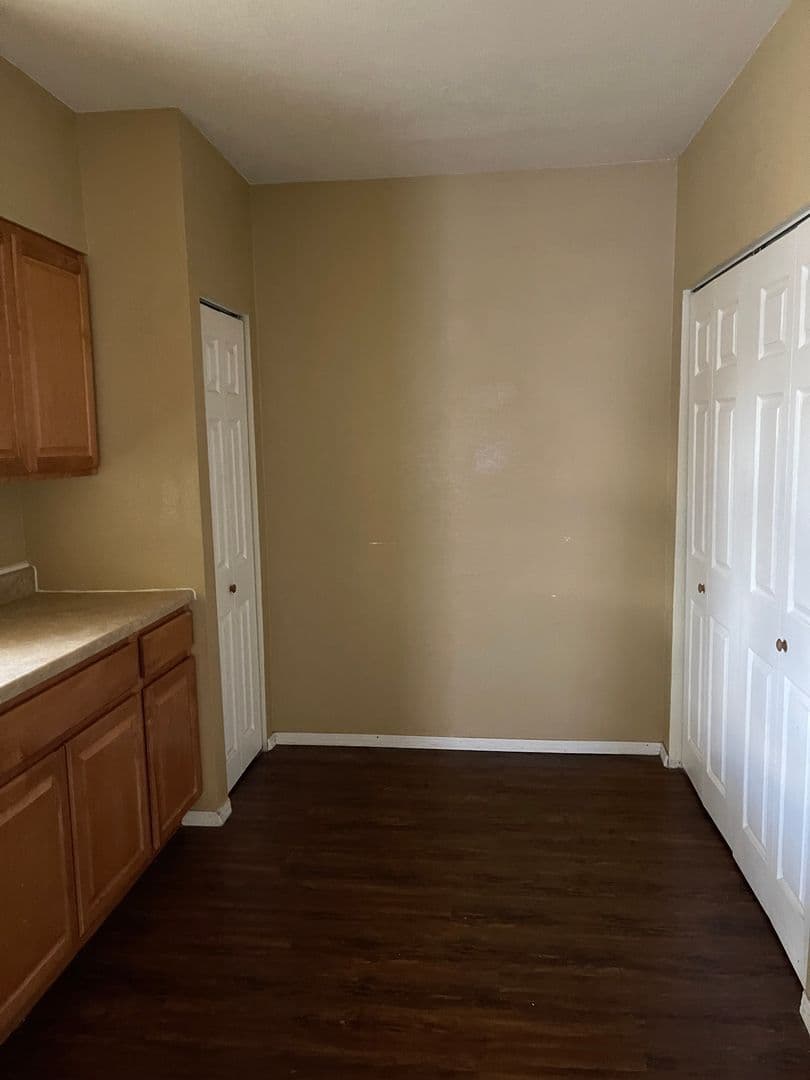 Florence Apartment: 434 - 502 W Main St