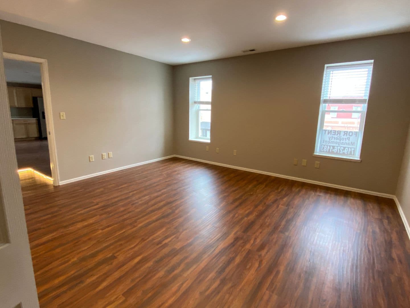 Florence Apartment: 100 E Main