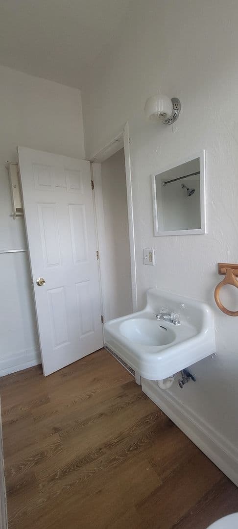 Florence Apartment: 434 - 502 W Main St