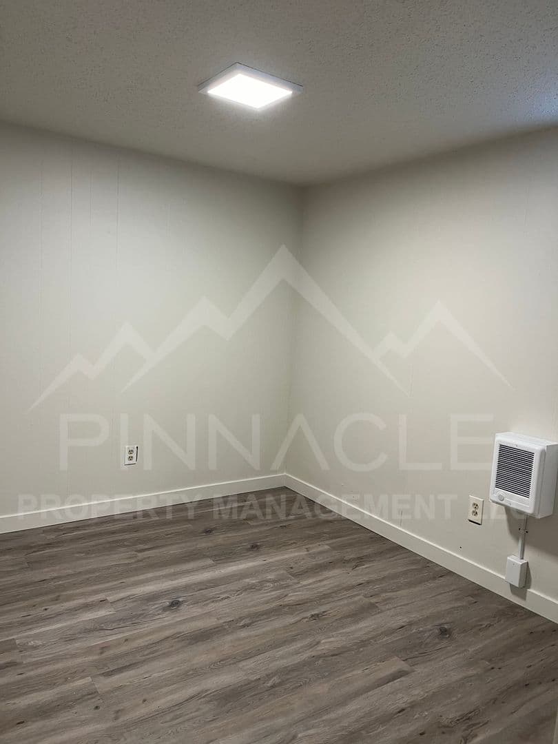 Yakima Apartment: 3 CHICAGO AVE