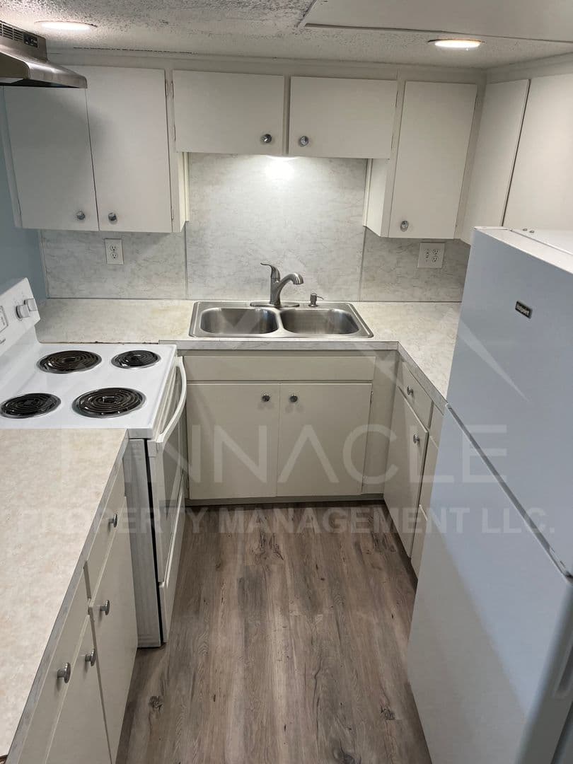 Yakima Apartment: 3 CHICAGO AVE