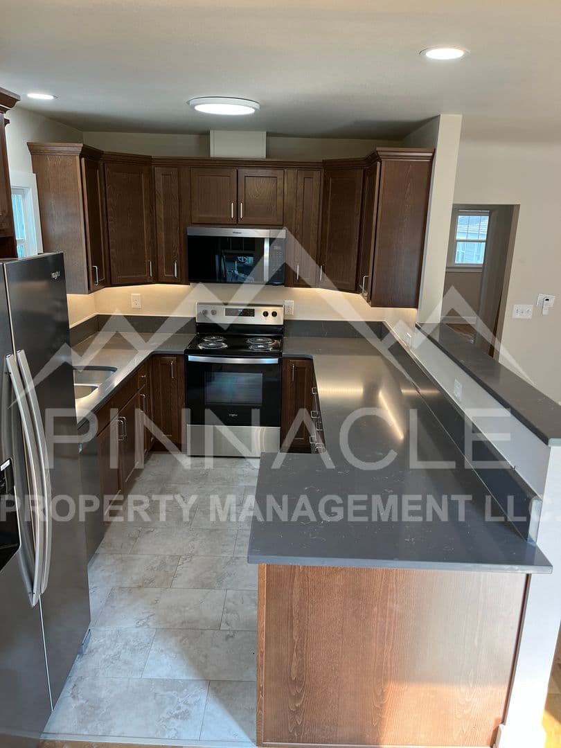 Yakima Apartment: 3 CHICAGO AVE