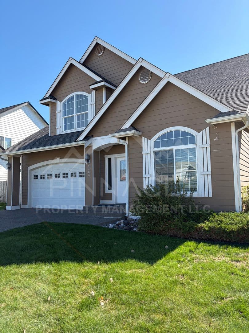 Ellensburg House: 1808 CLEARVIEW DR