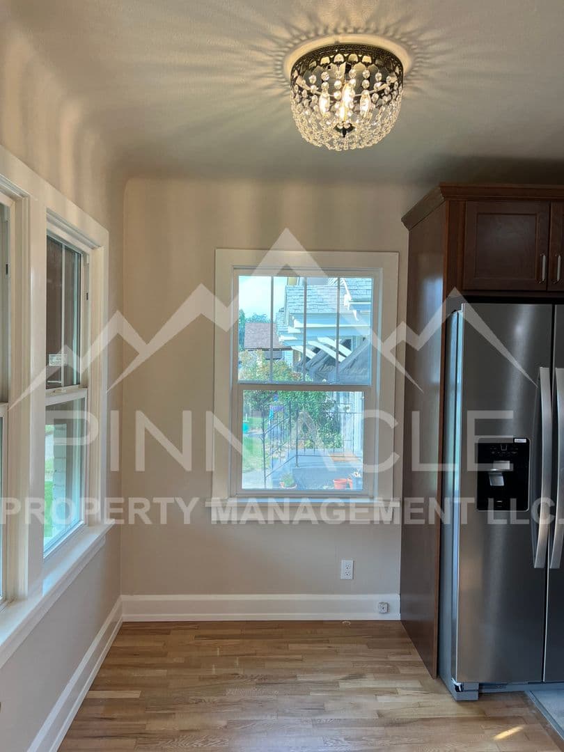 Yakima Apartment: 3 CHICAGO AVE