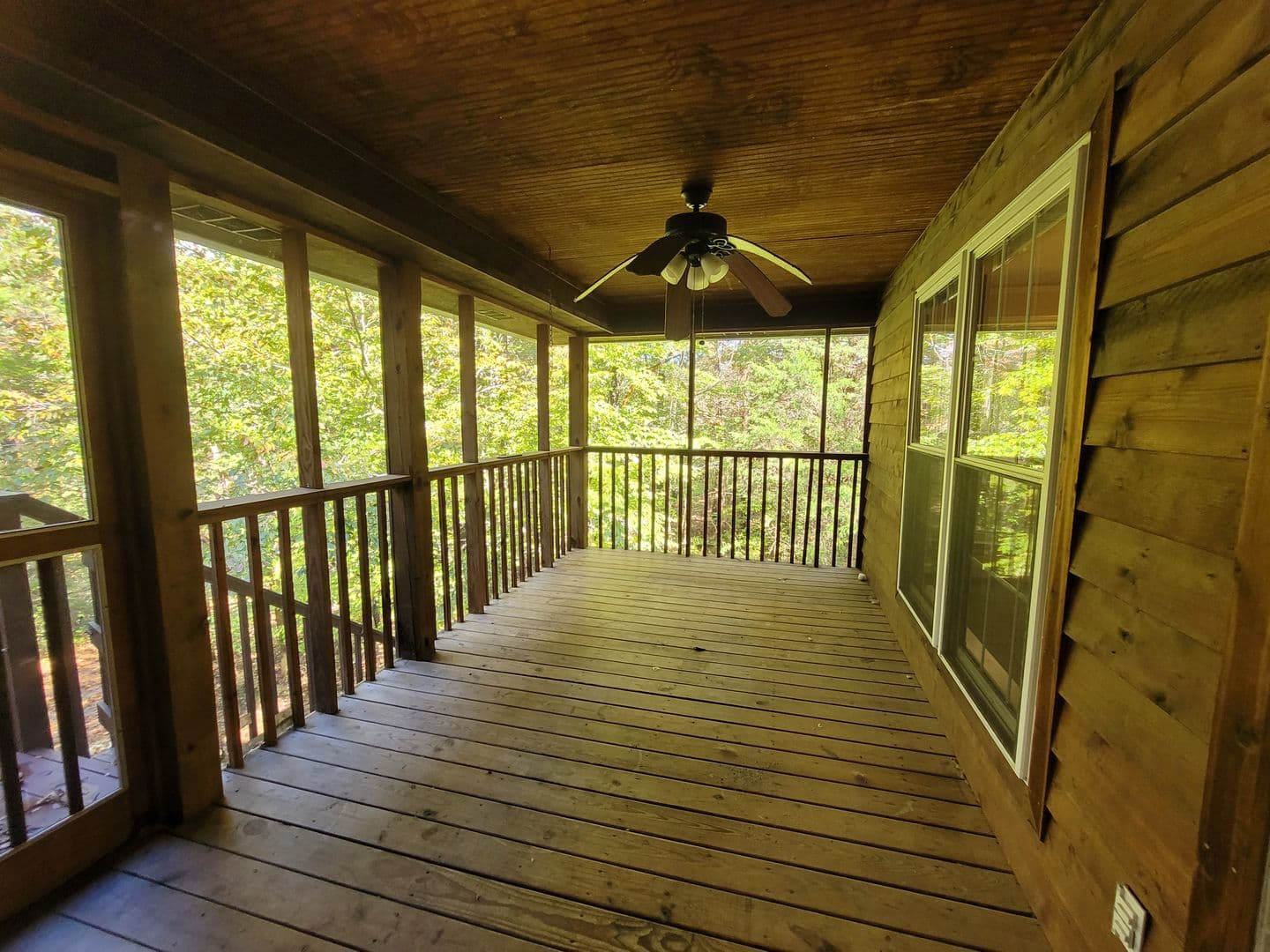 Dickson House: 235 Scenic Dr