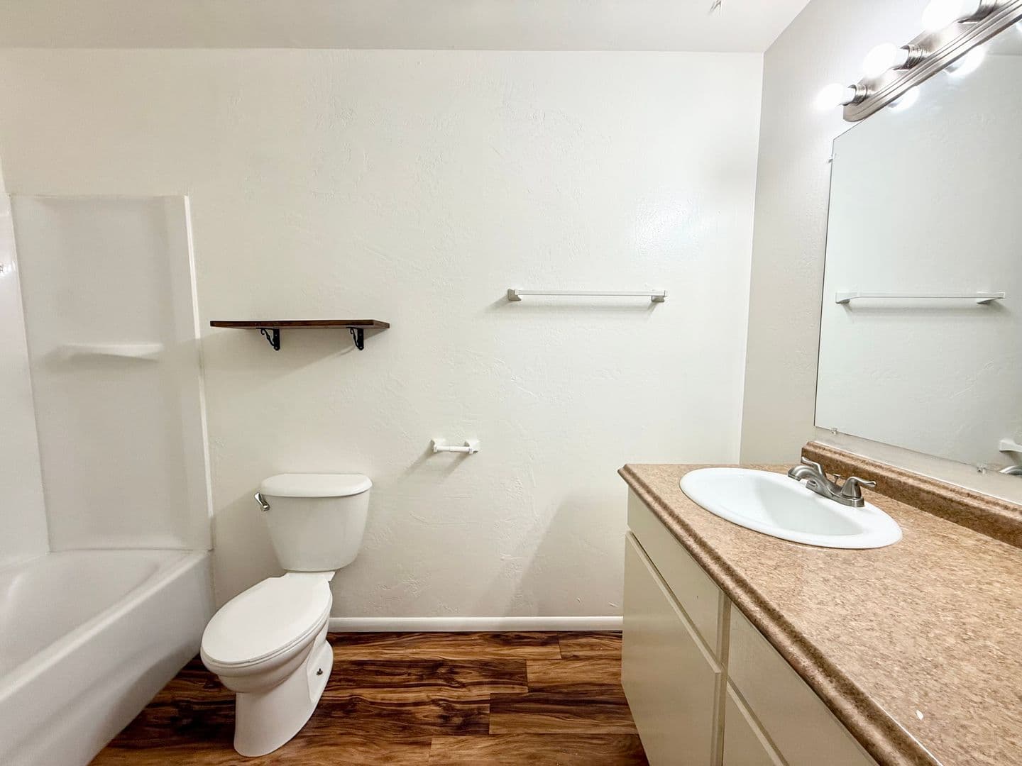 Prescott Apartment: 707 Lincoln Avenue