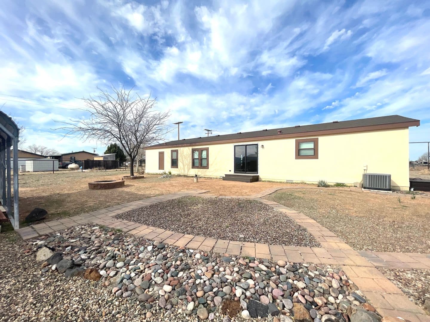 Paulden House: 22355 N Docs Rd