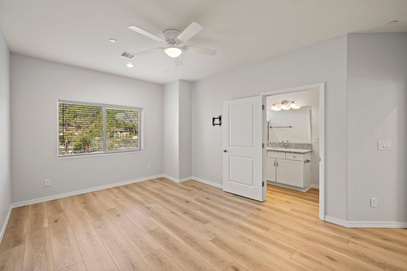 Prescott Apartment: 1257 White Spar Rd