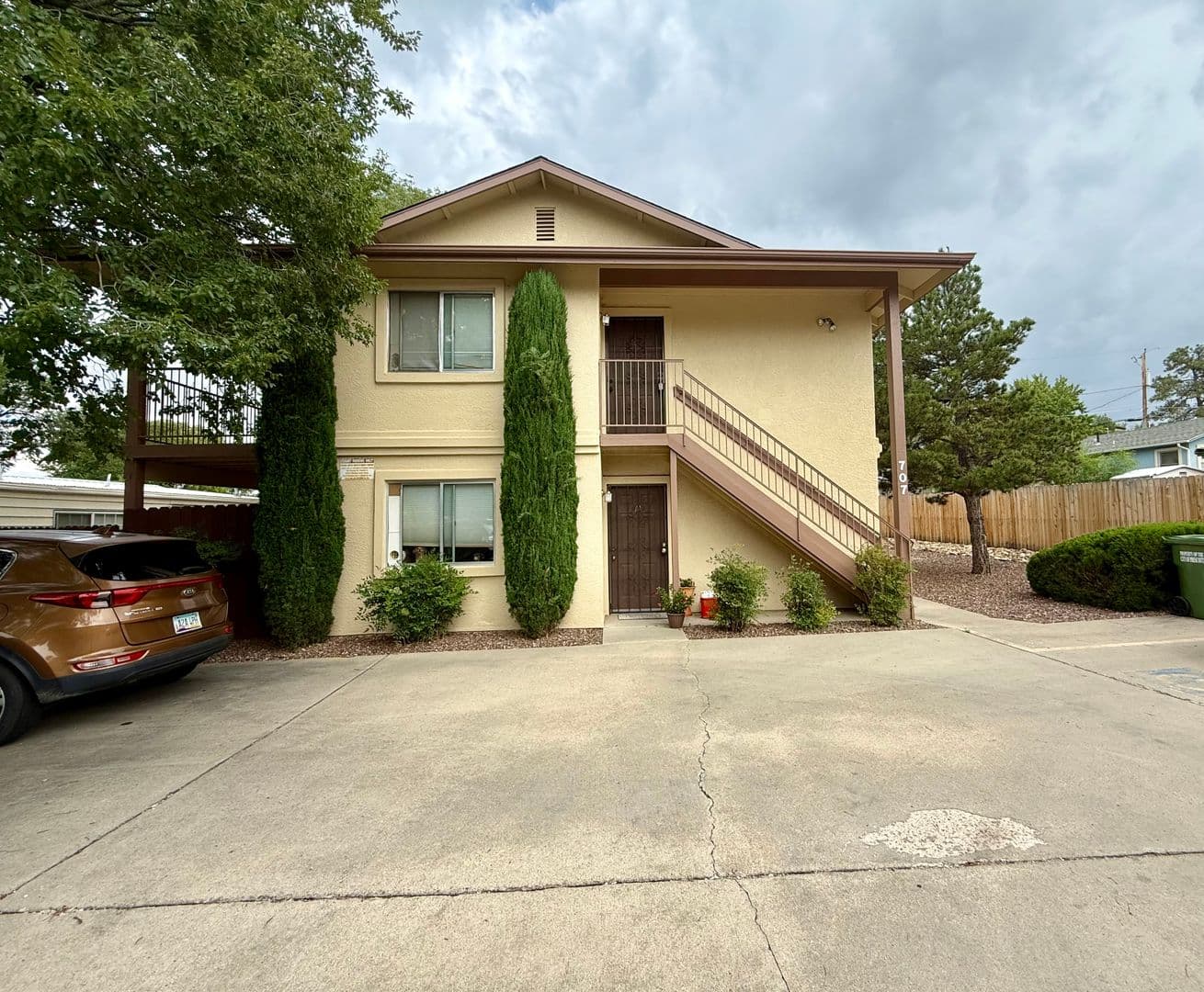 Prescott Apartment: 707 Lincoln Avenue