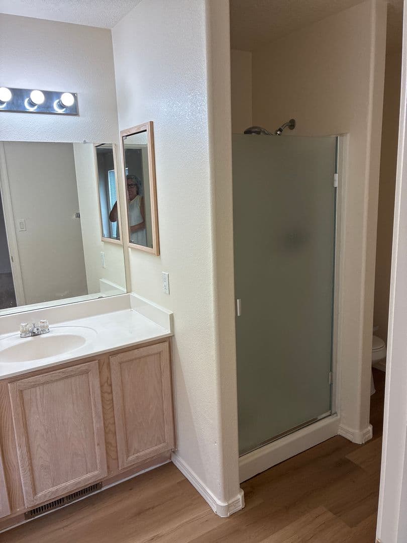 Albuqueruqe House: 5401 Saturnia Rd NW