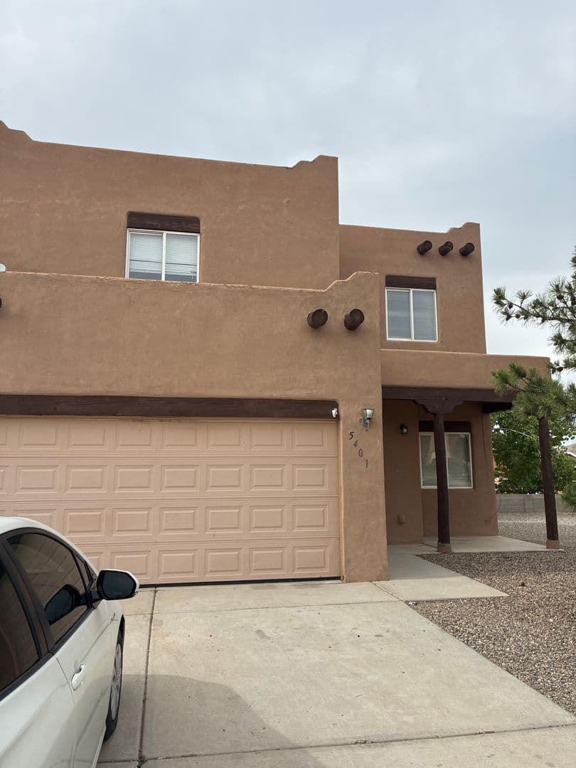 Albuqueruqe House: 5401 Saturnia Rd NW
