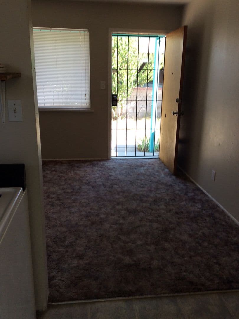 ALBUQUERQUE Apartment: 427 STANFORD DR SE