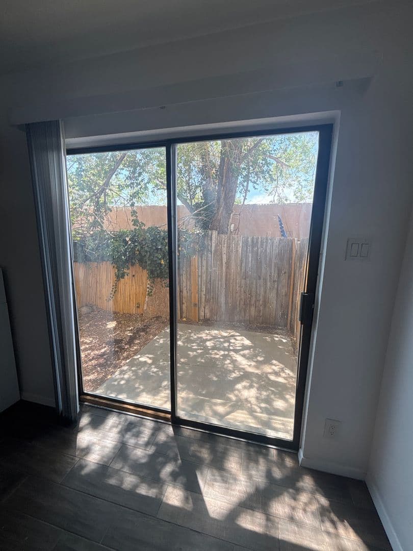 Albuquerque Apartment: 12128 Menaul Blvd NE